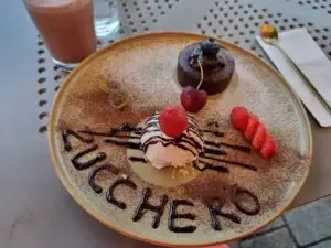 Hausgemachtes italienisches Dessert im Restaurant Zucchero am Marktplatz Lauf